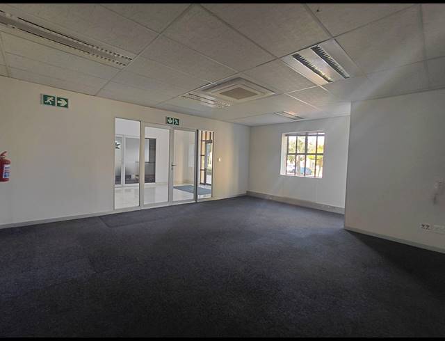 470M² OFFICE TO LET IN BRYANSTON